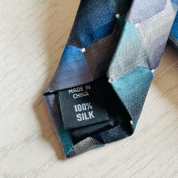 Van Heusen Classic Men’s Tie - Picture 4 of 4